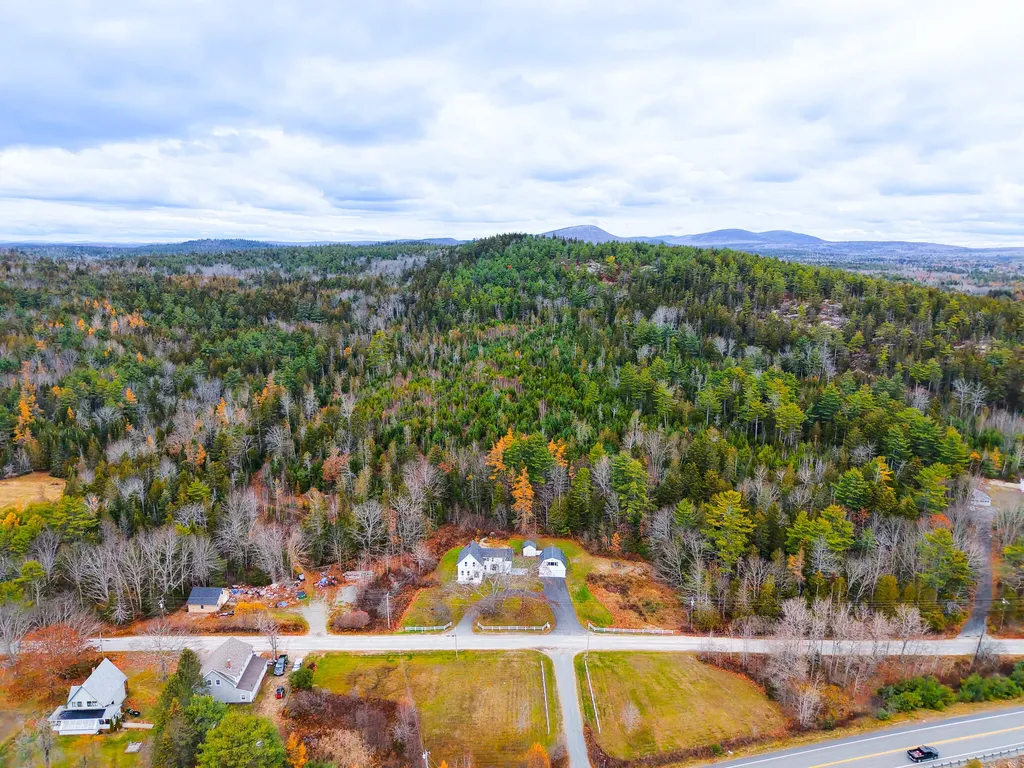 10 Jones Way Sullivan ME 04664