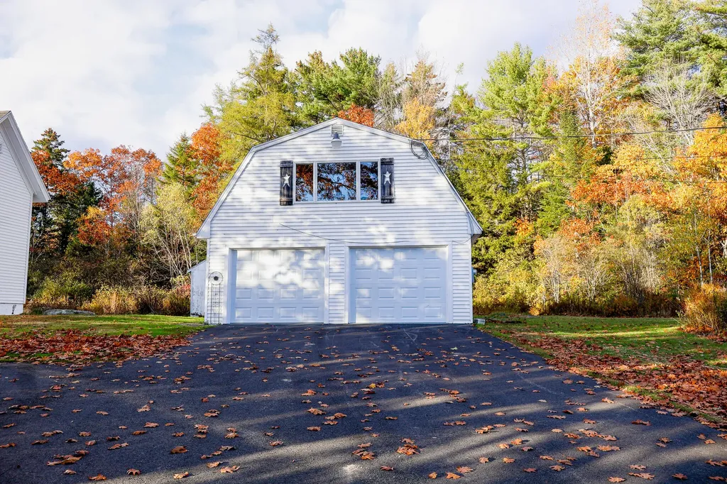 10 Jones Way Sullivan ME 04664
