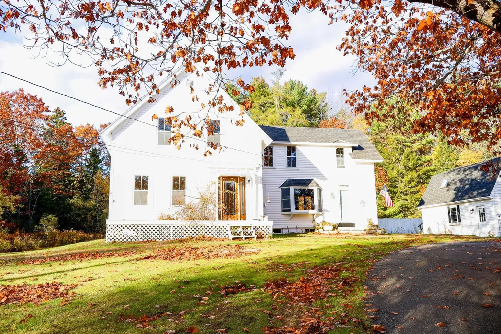 10 Jones Way Sullivan ME 04664
