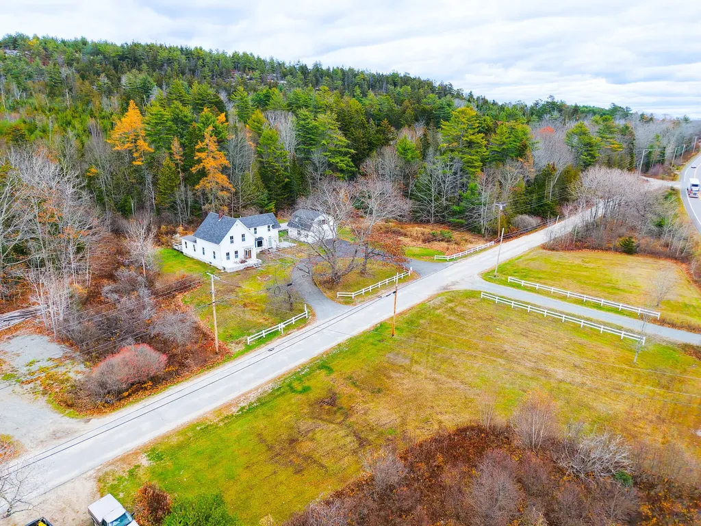 10 Jones Way Sullivan ME 04664