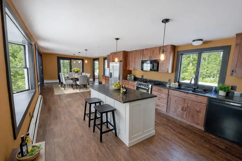 10 Jones Way Sullivan ME 04664