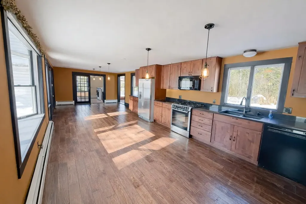 10 Jones Way Sullivan ME 04664