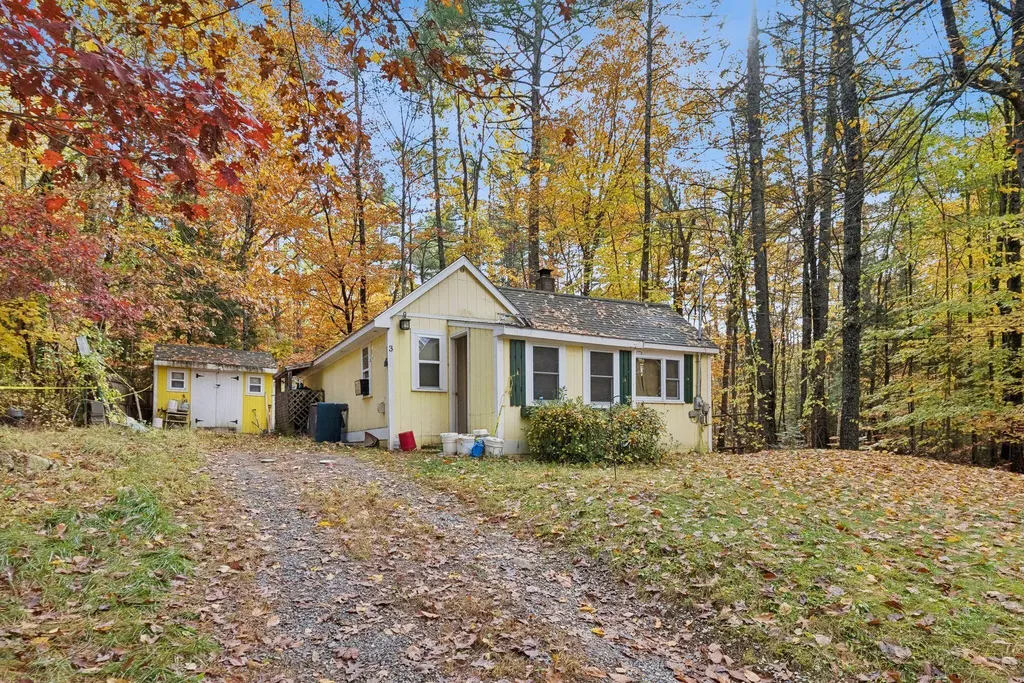 3 Lincoln Trail Standish ME 04084