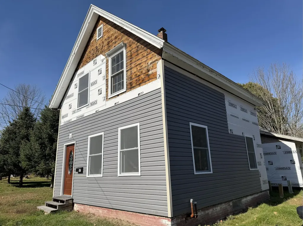 87 Spring Street Gardiner ME 04345