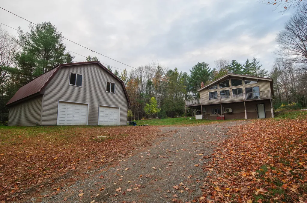 712 Avenue Road Corinth ME 04427