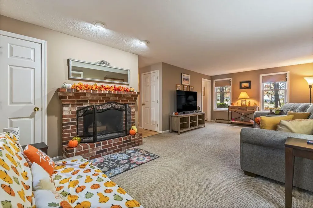166 Pine Point Road Scarborough ME 04074
