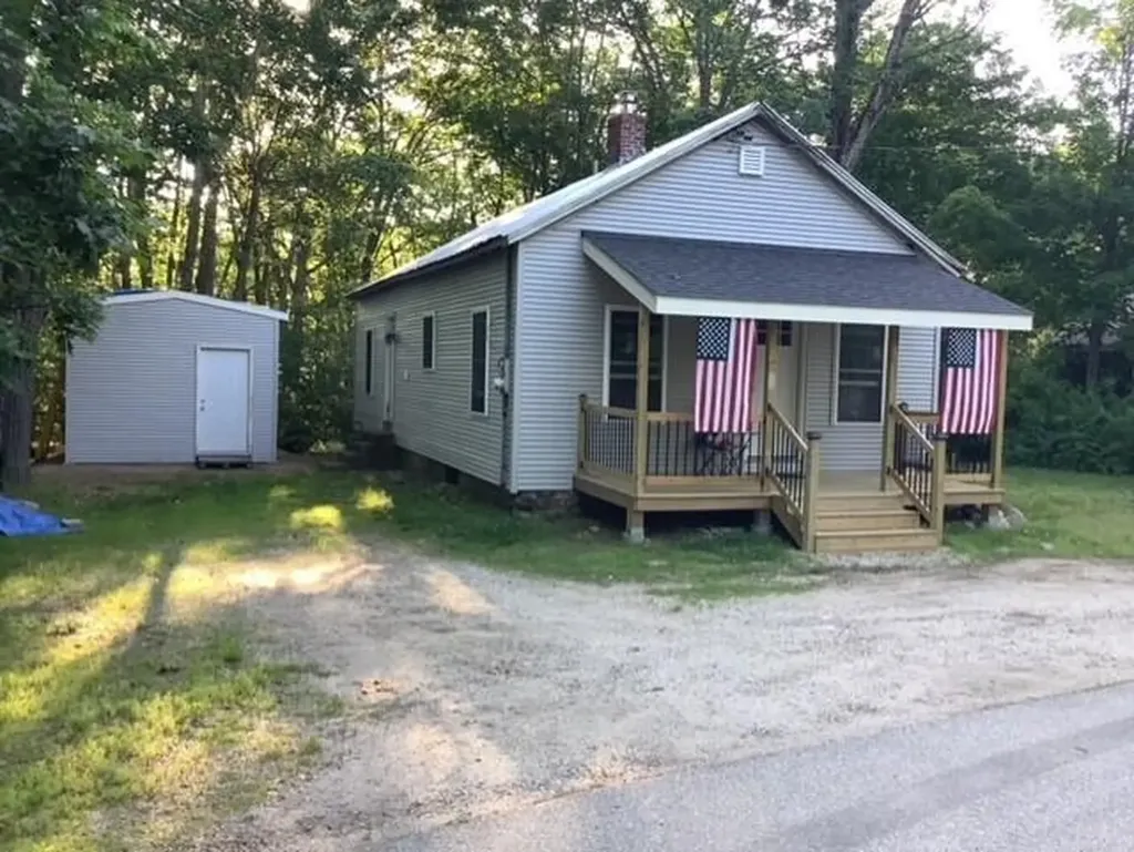 35 Pine Street Porter ME 04068