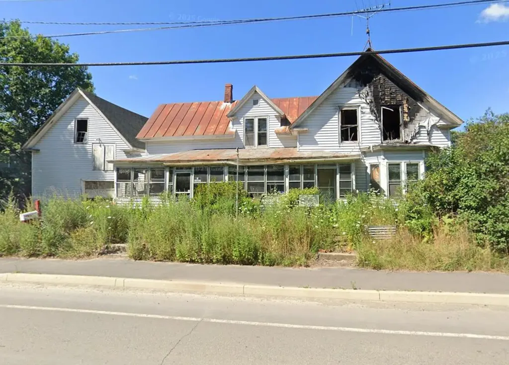 71 Pittsfield Avenue Hartland ME 04943