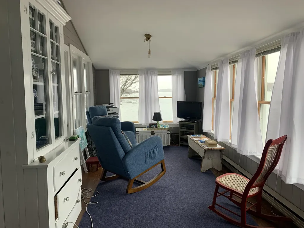 42 Thistle Lane Long Island ME 04050