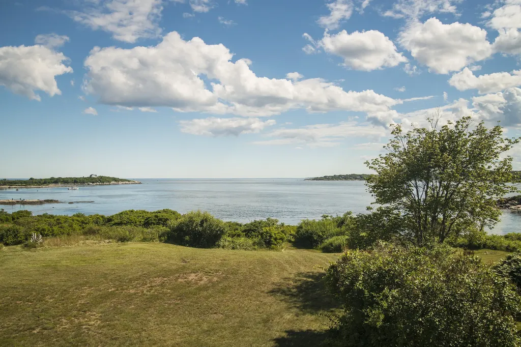 42 Thistle Lane Long Island ME 04050