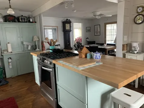 42 Thistle Lane Long Island ME 04050