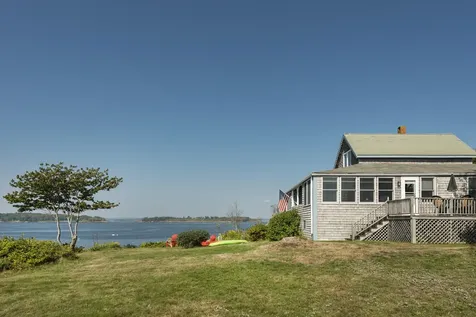42 Thistle Lane Long Island ME 04050