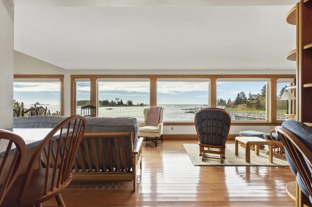 22 Gray Road Southport ME 04576
