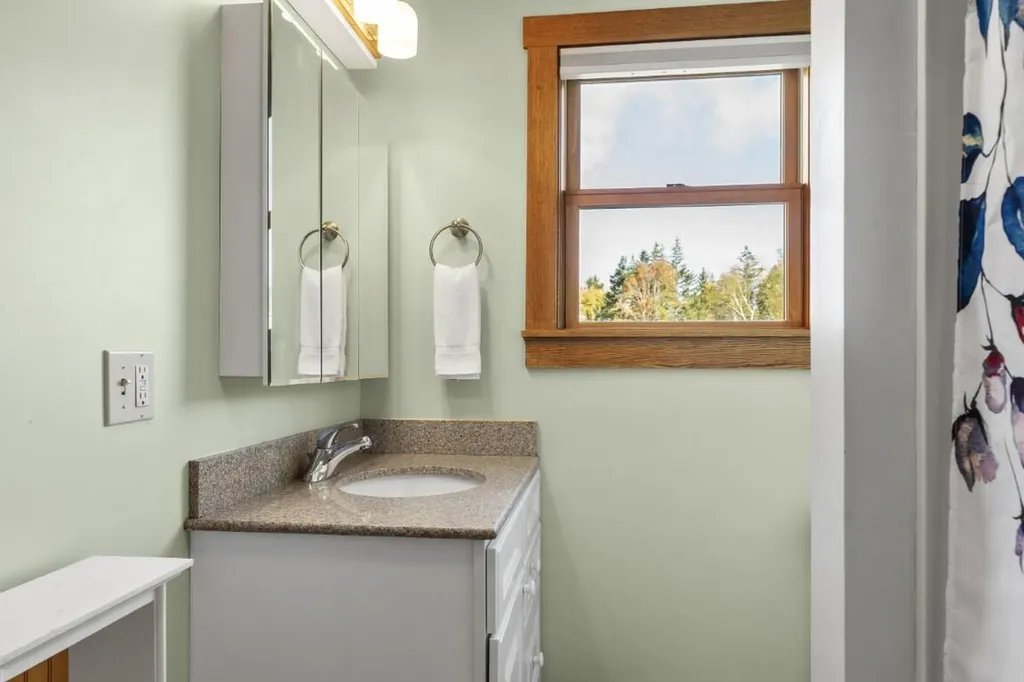 22 Gray Road Southport ME 04576