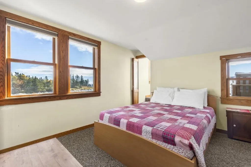 22 Gray Road Southport ME 04576