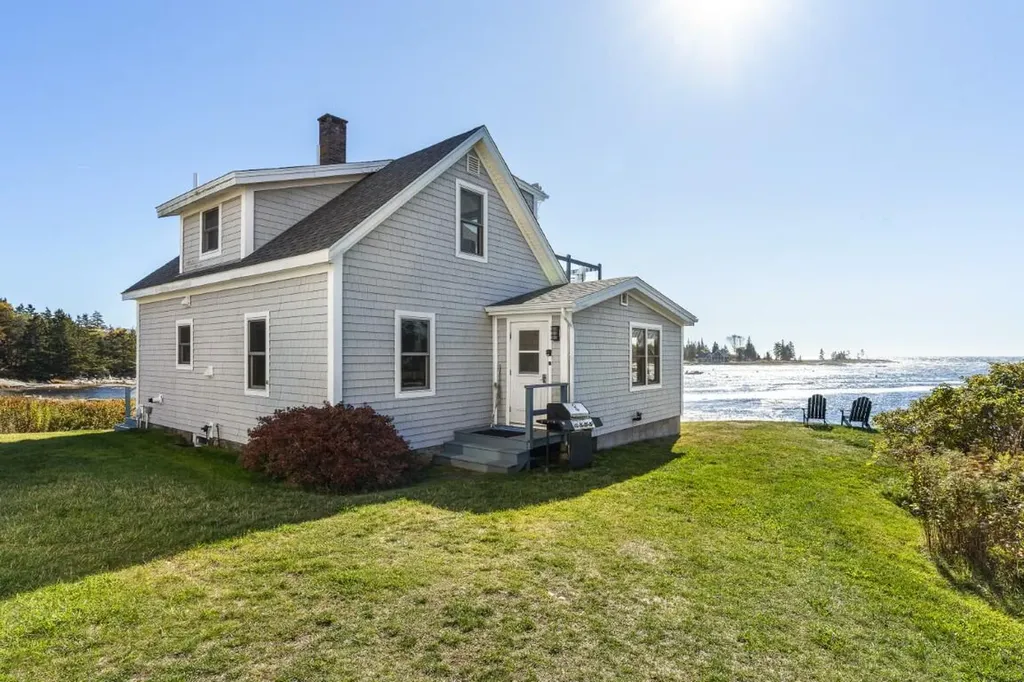 22 Gray Road Southport ME 04576