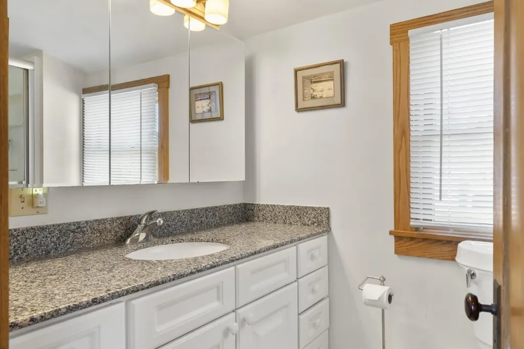 22 Gray Road Southport ME 04576