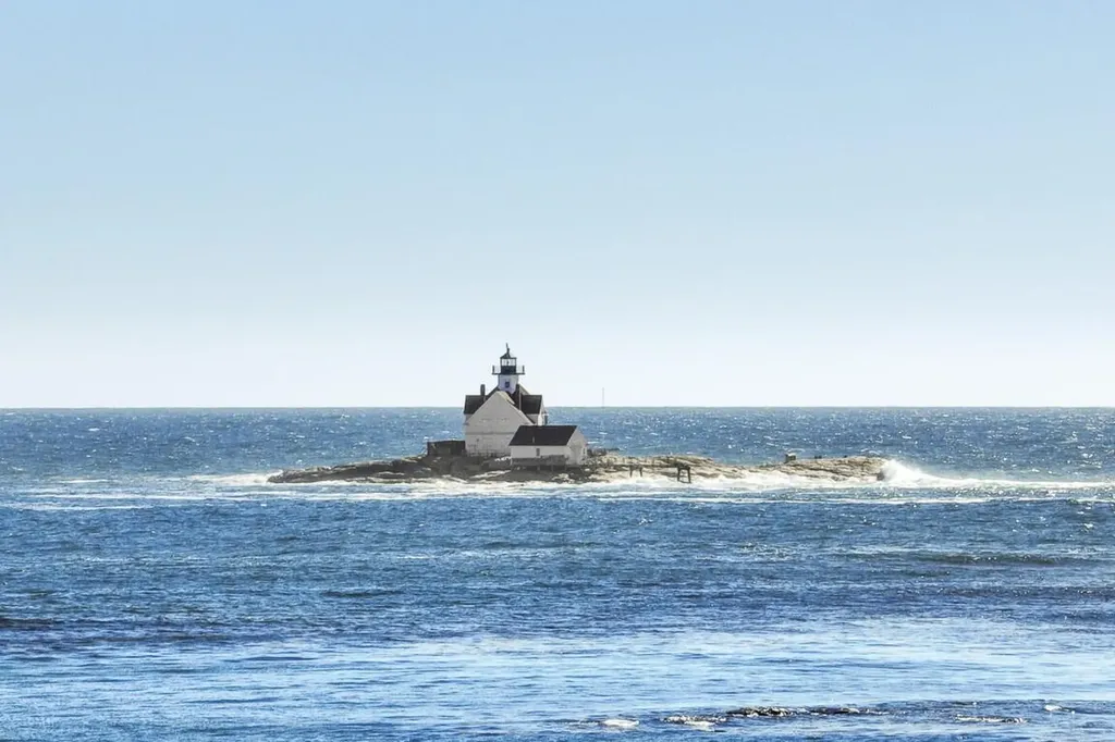 22 Gray Road Southport ME 04576
