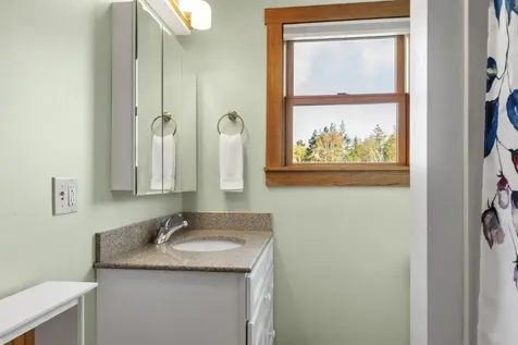 22 Gray Road Southport ME 04576