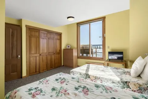 22 Gray Road Southport ME 04576