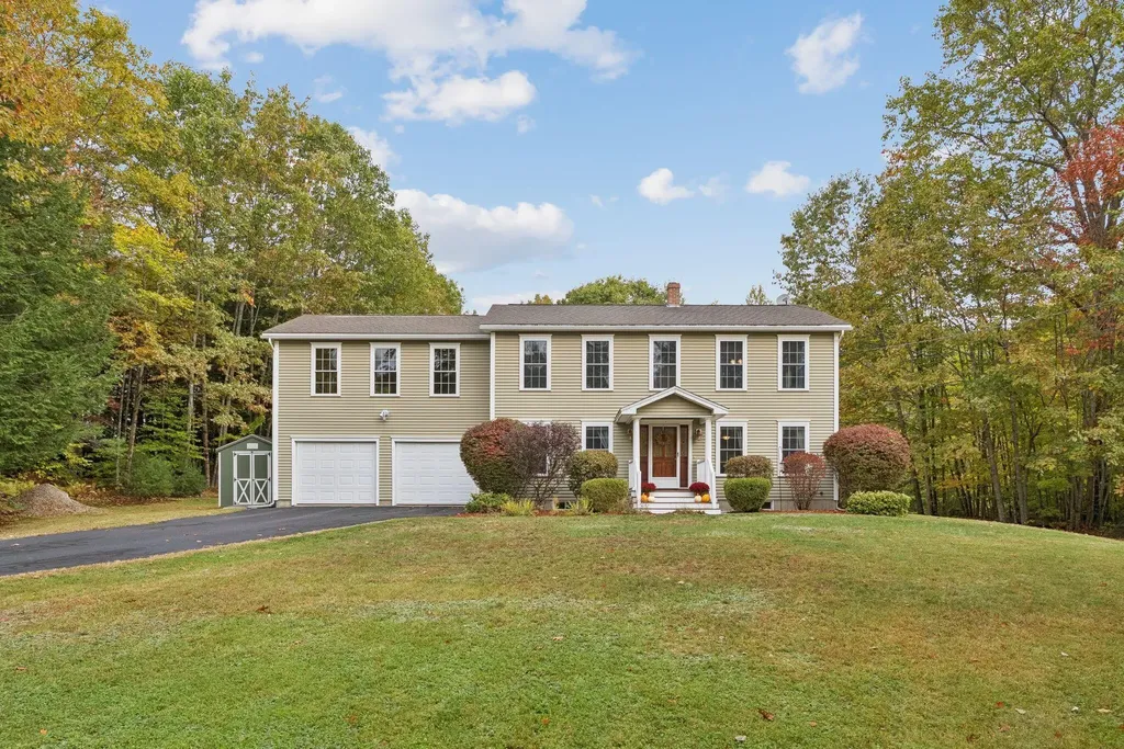 54 Briarwood Drive New Gloucester ME 04260