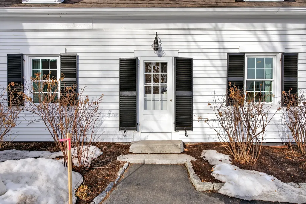 1090 Pittston School Street Pittston ME 04345