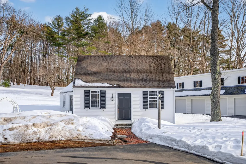 1090 Pittston School Street Pittston ME 04345