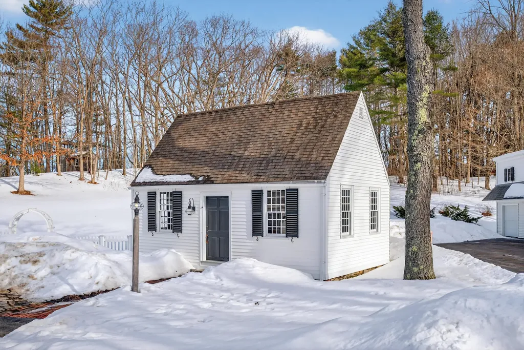 1090 Pittston School Street Pittston ME 04345