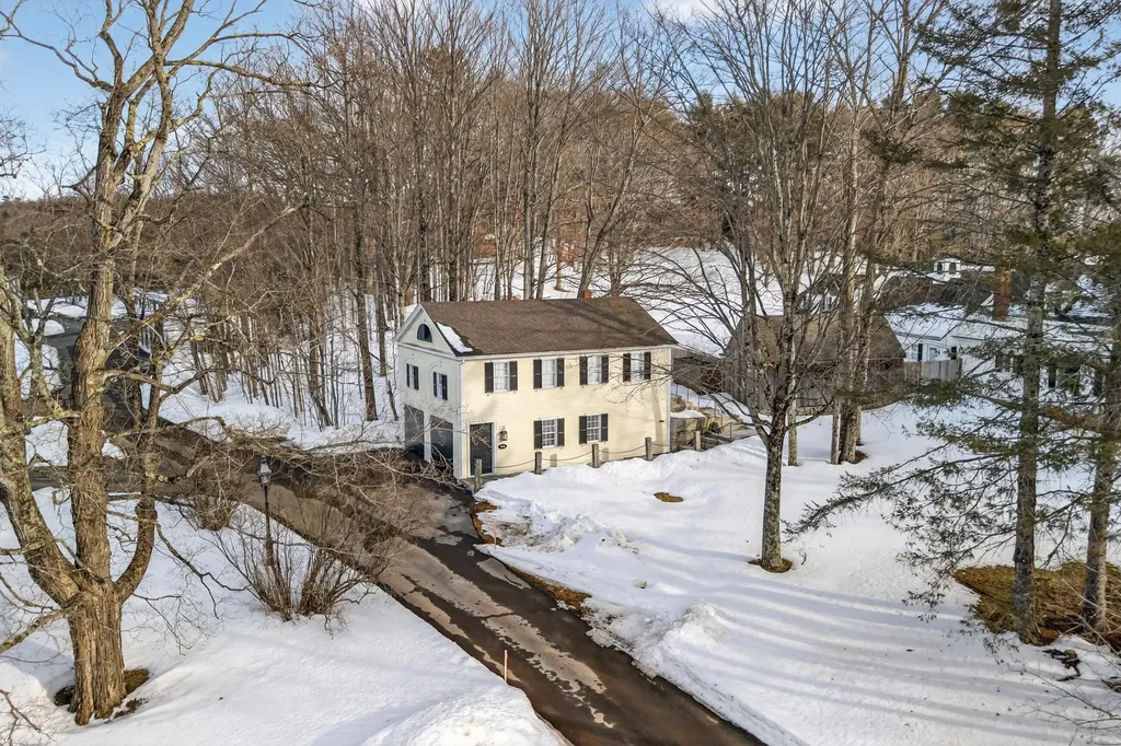 1090 Pittston School Street Pittston ME 04345