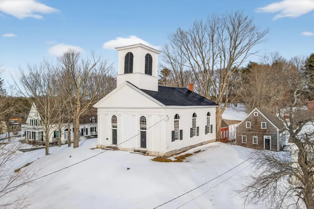 1090 Pittston School Street Pittston ME 04345