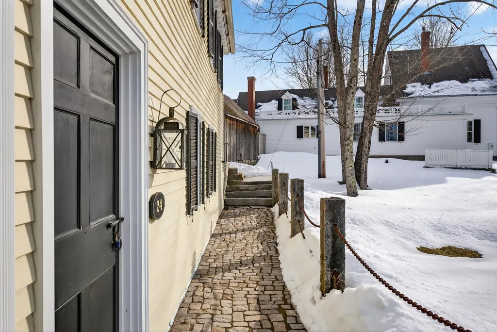 1090 Pittston School Street Pittston ME 04345