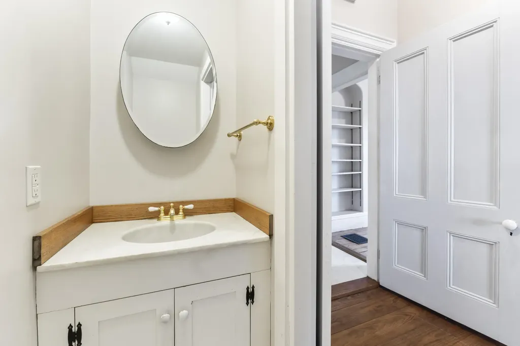 27 Gardiner Street Richmond ME 04357