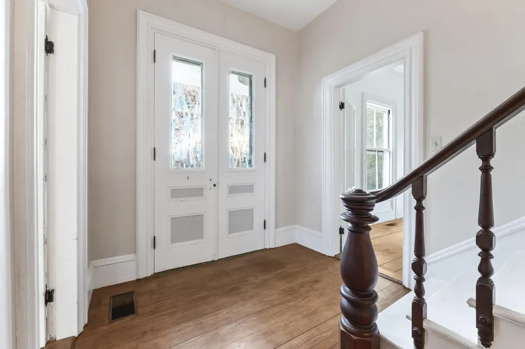 27 Gardiner Street Richmond ME 04357