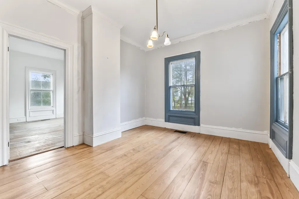 27 Gardiner Street Richmond ME 04357