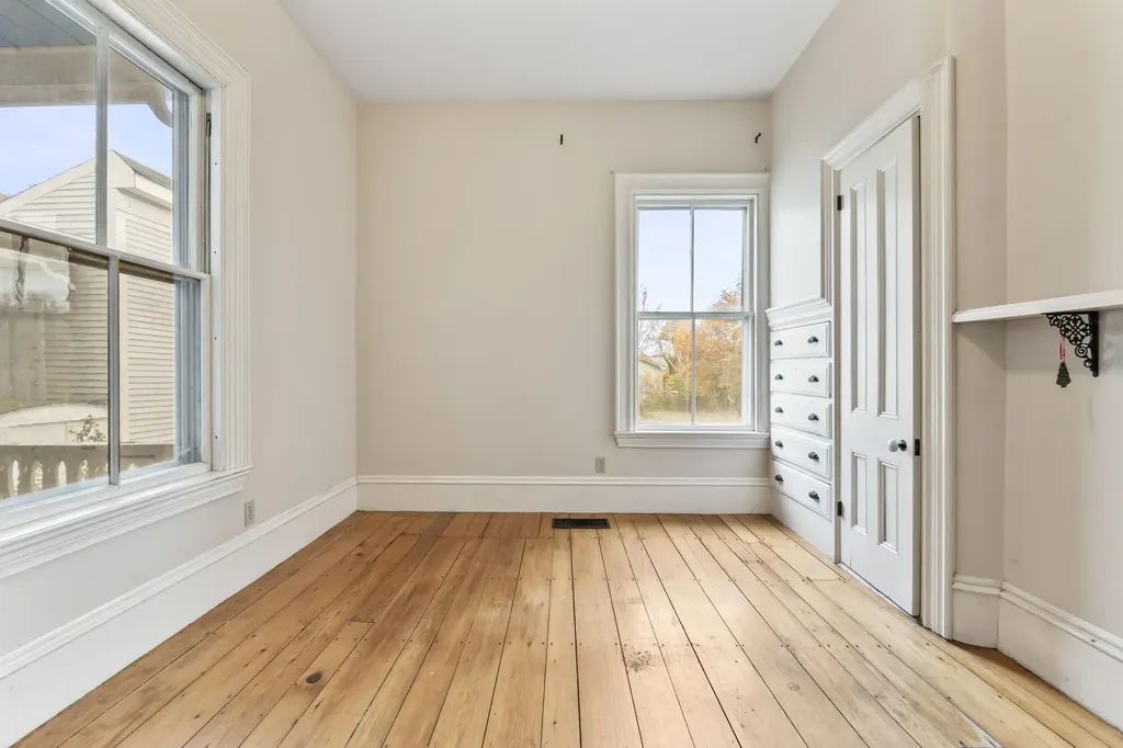 27 Gardiner Street Richmond ME 04357