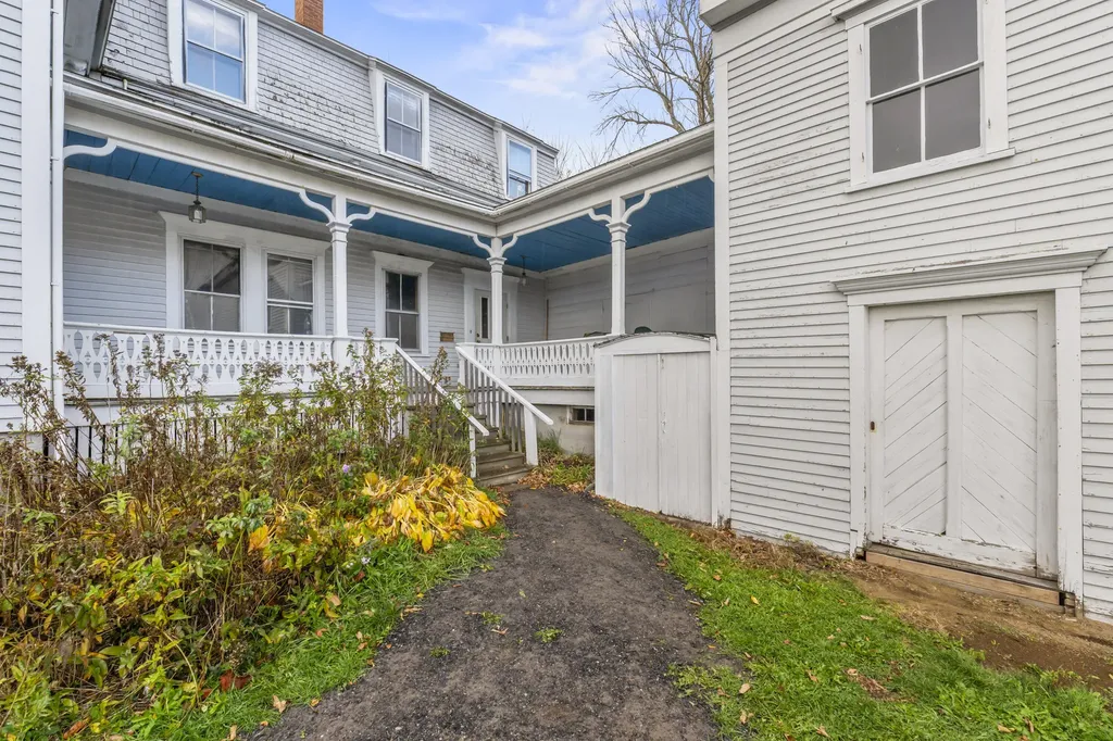 27 Gardiner Street Richmond ME 04357