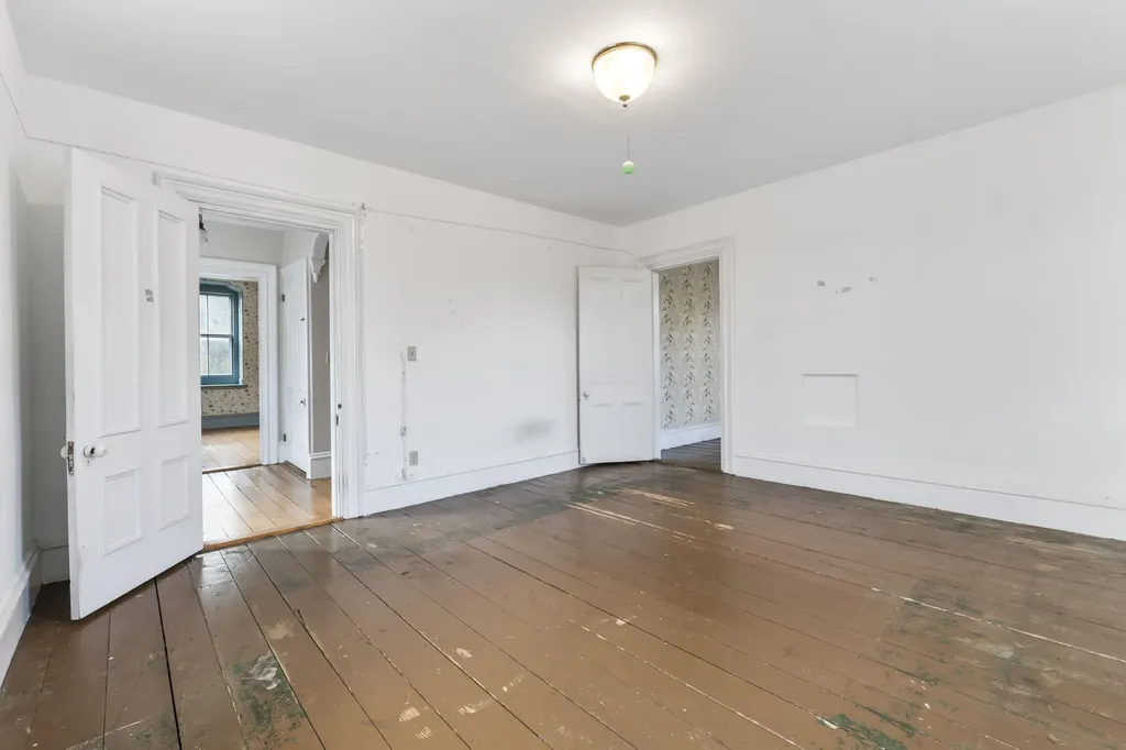 27 Gardiner Street Richmond ME 04357