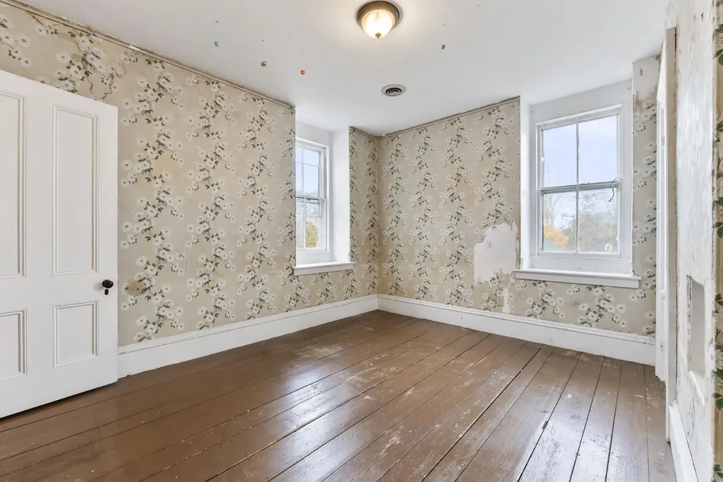 27 Gardiner Street Richmond ME 04357
