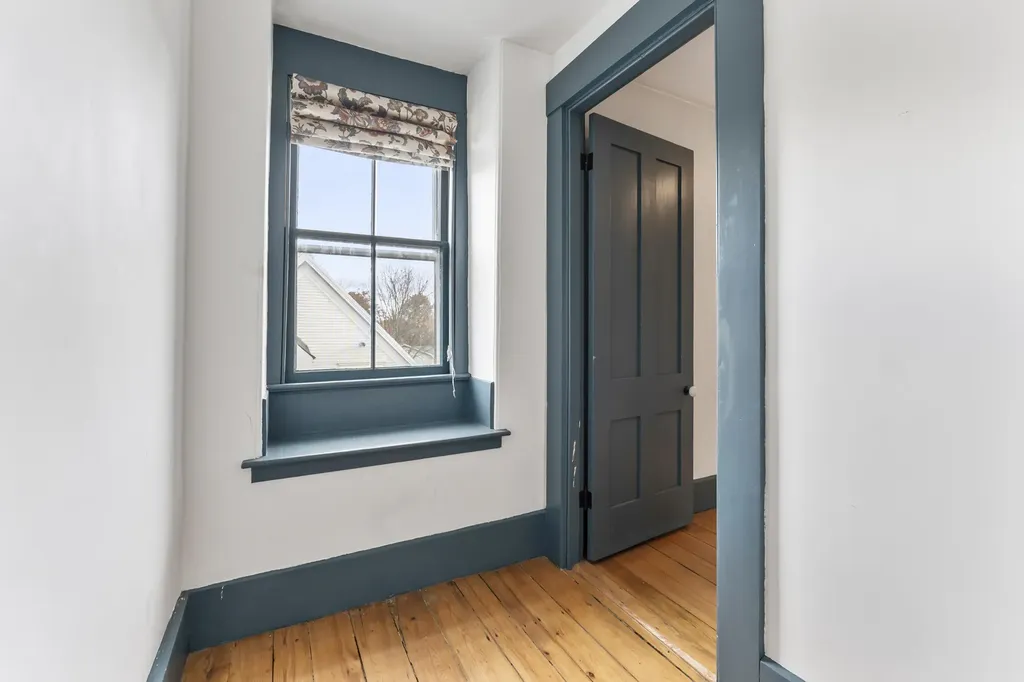 27 Gardiner Street Richmond ME 04357
