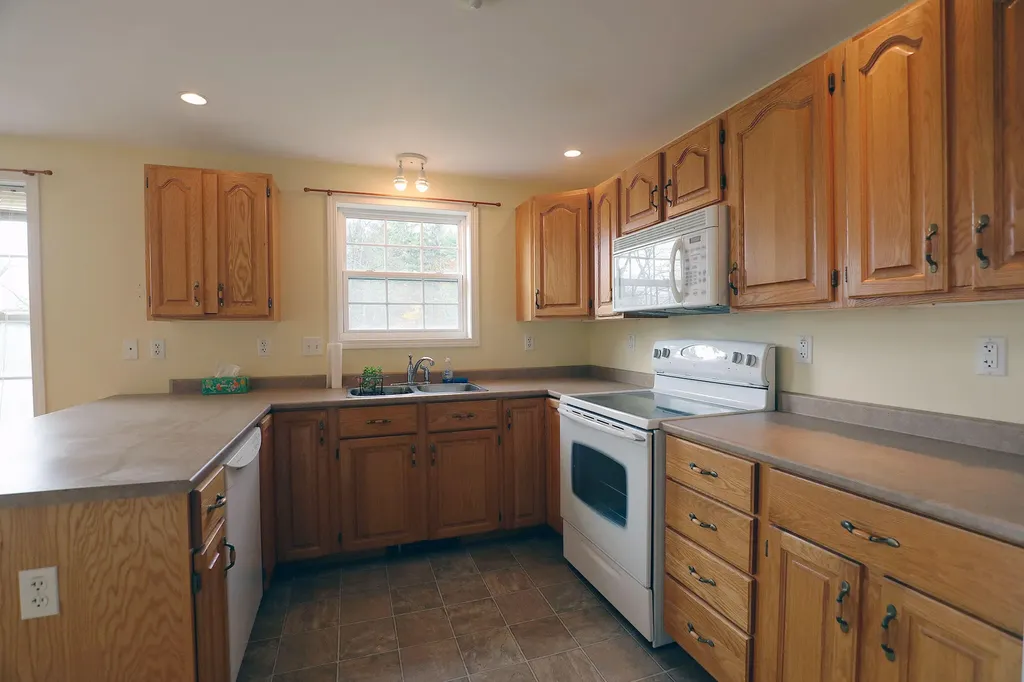 283 Church Road Readfield ME 04355