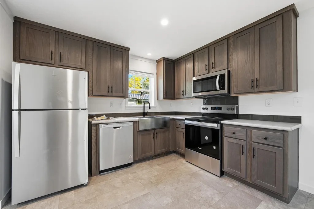 8 Victoria Drive Waterville ME 04901