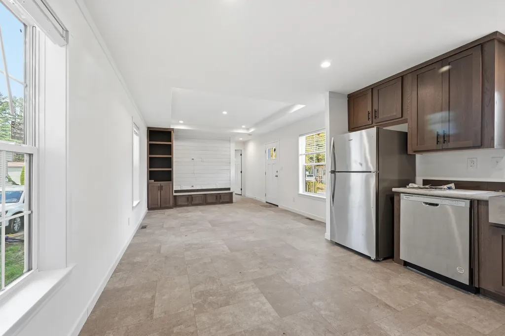 8 Victoria Drive Waterville ME 04901