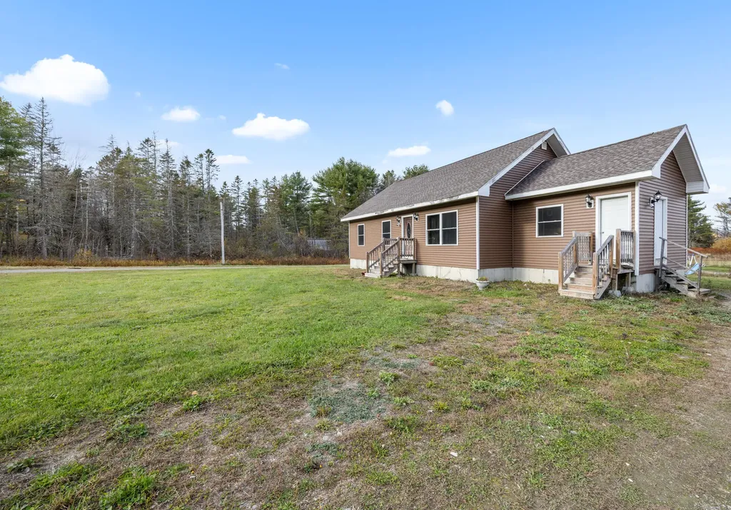 307 Lebanon Road Winterport ME 04496