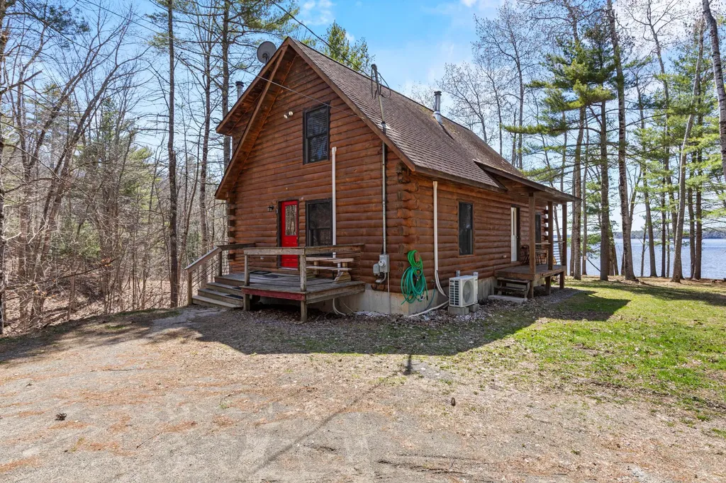 10 Cork Cove Lane Dresden ME 04342