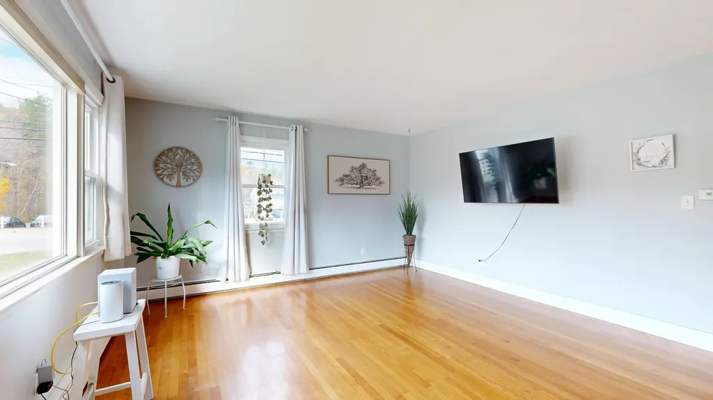 4 Arbania Street Auburn ME 04210