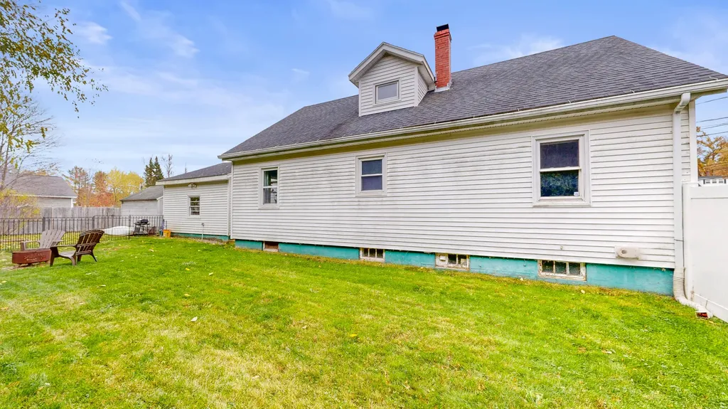 4 Arbania Street Auburn ME 04210