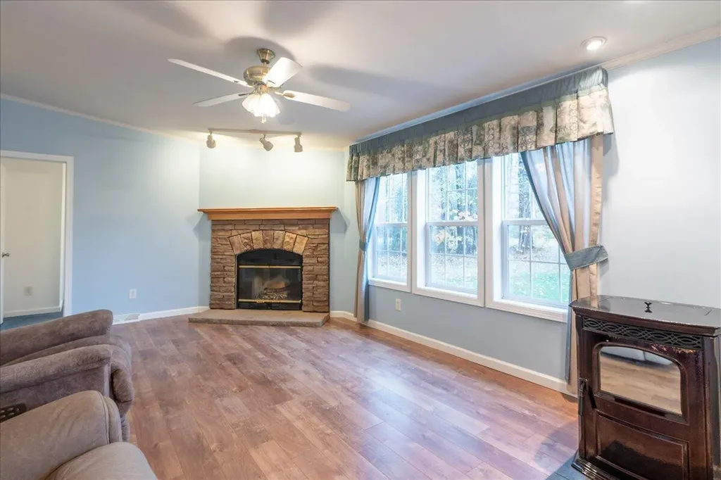 473 New England Road Searsmont ME 04973