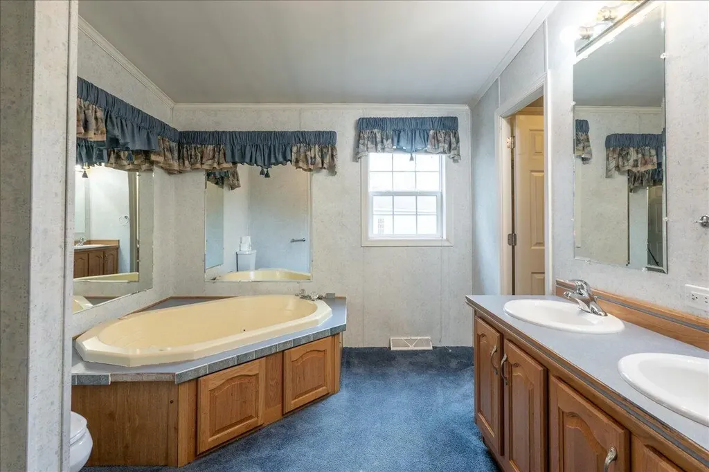 473 New England Road Searsmont ME 04973