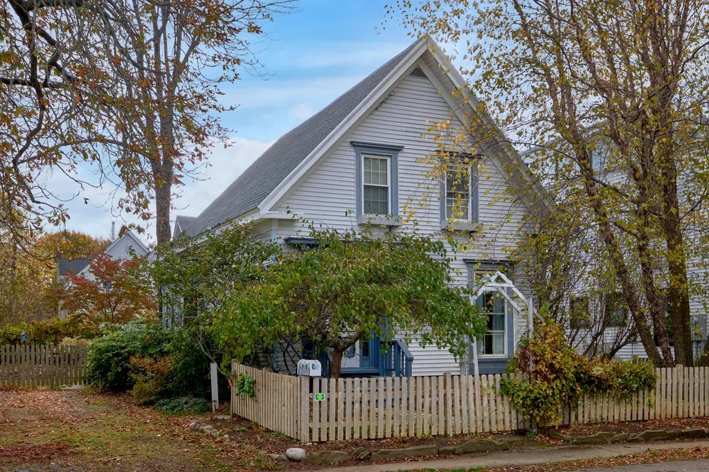 21 Ocean Street Rockland ME 04841