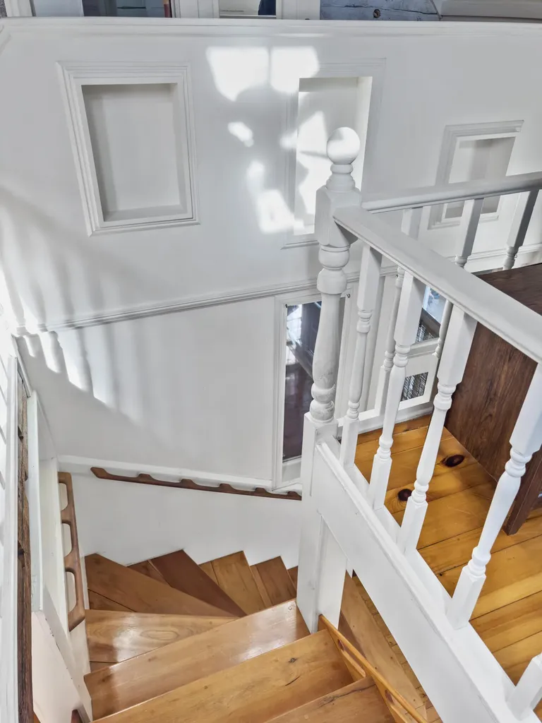 21 Ocean Street Rockland ME 04841